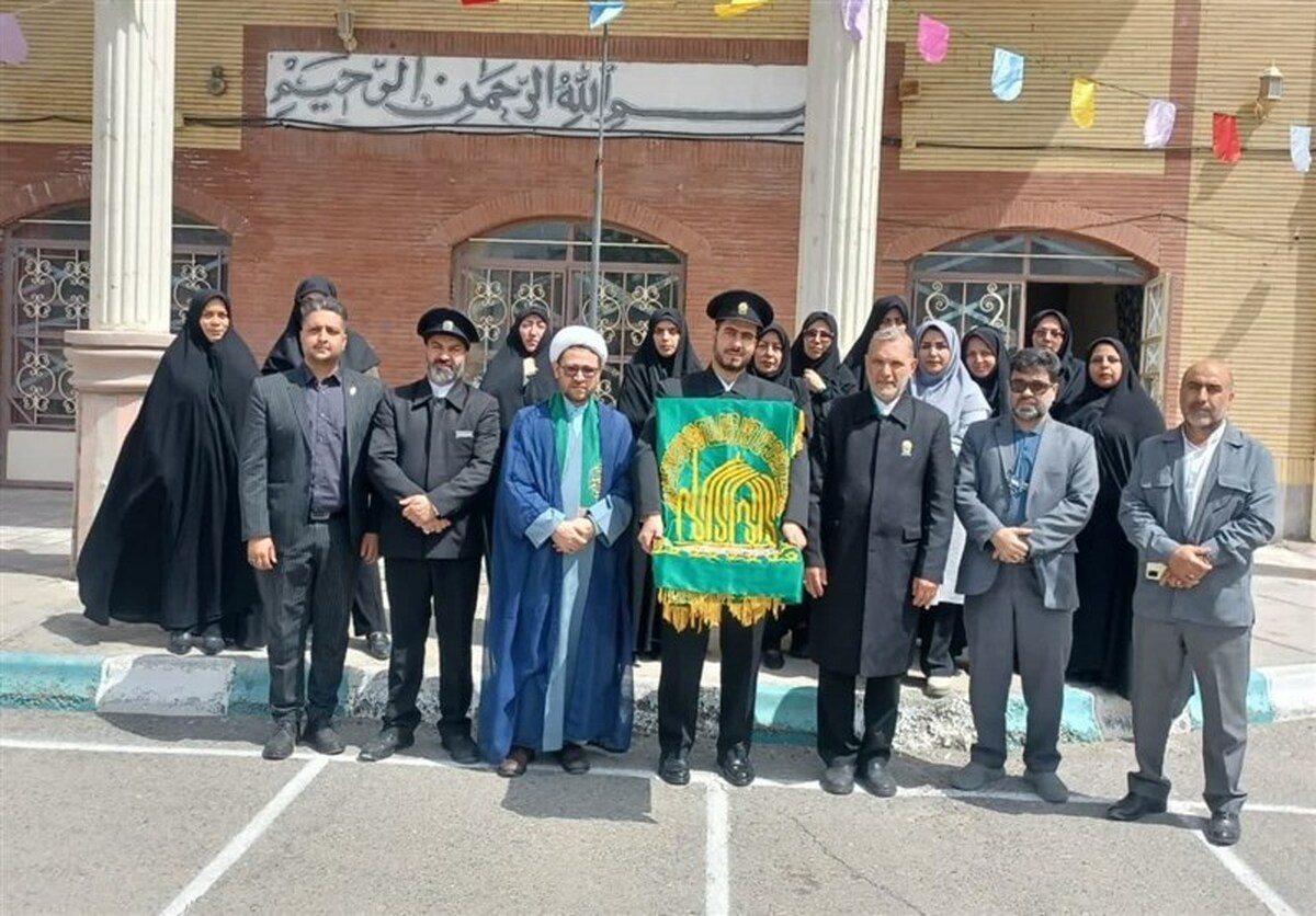 استقبال دانش‌آموزان بیرجندی از خادمان حرم امام رضا (ع)