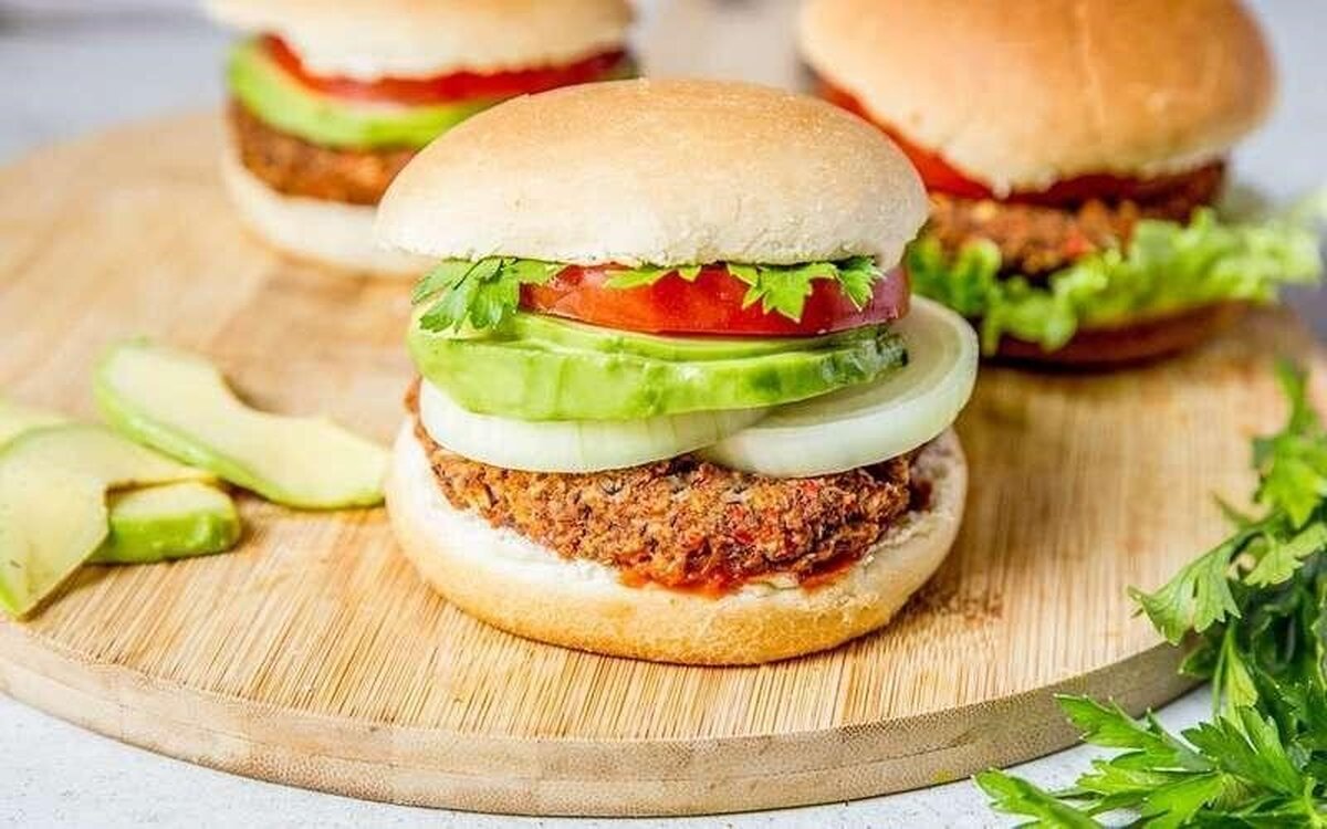 برگر گیاهی یک غذای ویژه برای افراد گیاهخوار