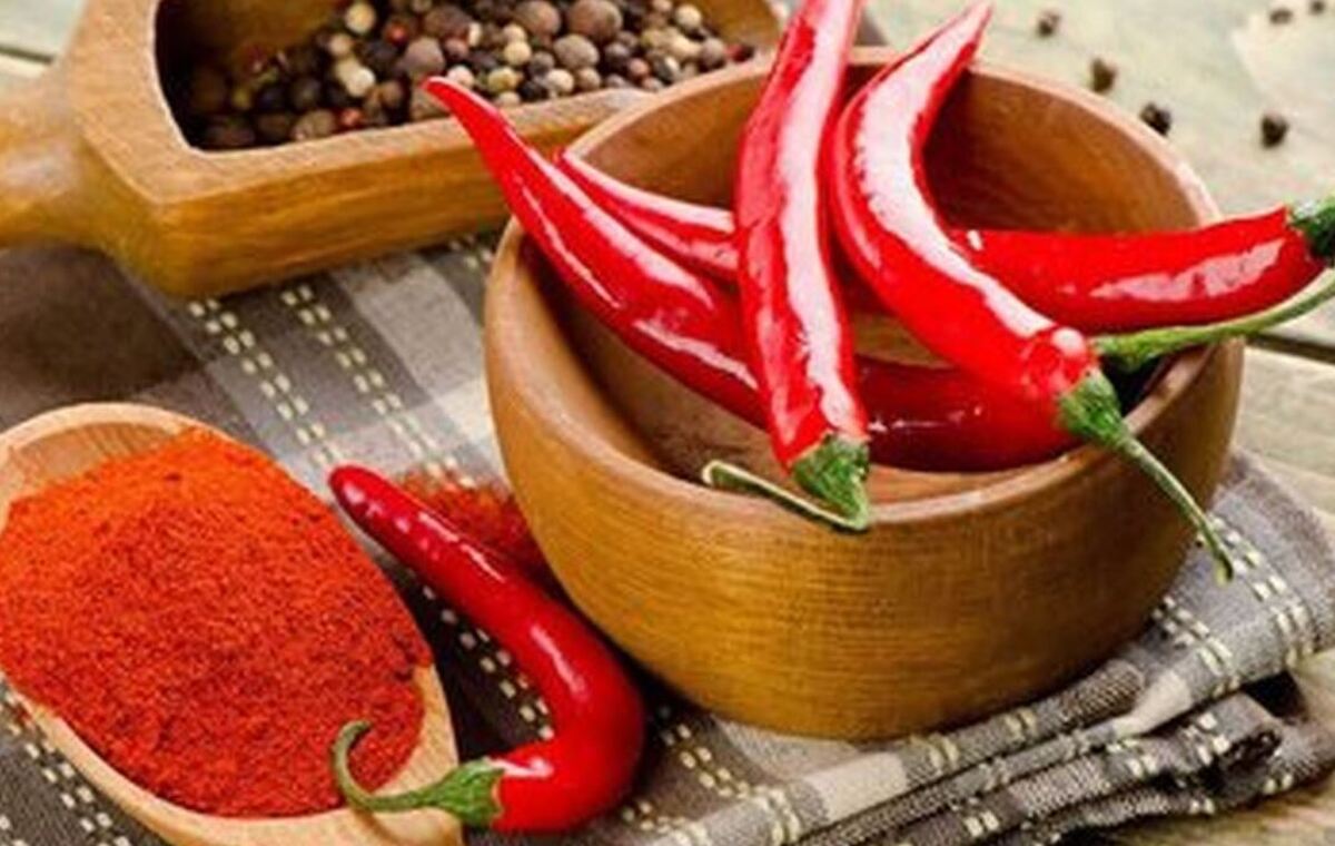 ۸ خاصیت درمانی و اعجاب انگیز مصرف این ادویه قرمز رنگ