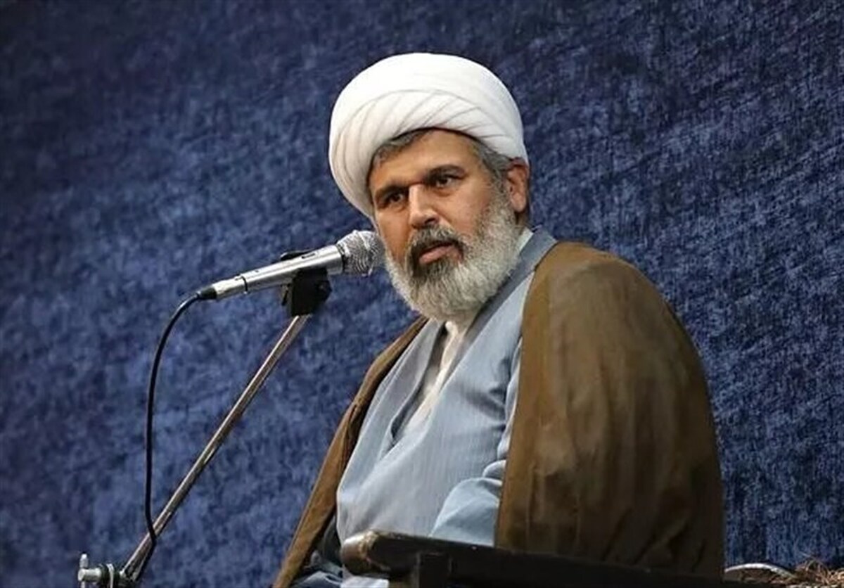 استمرار انقلاب اسلامی بزرگ‌ترین دستاورد امام خمینی (ره) است