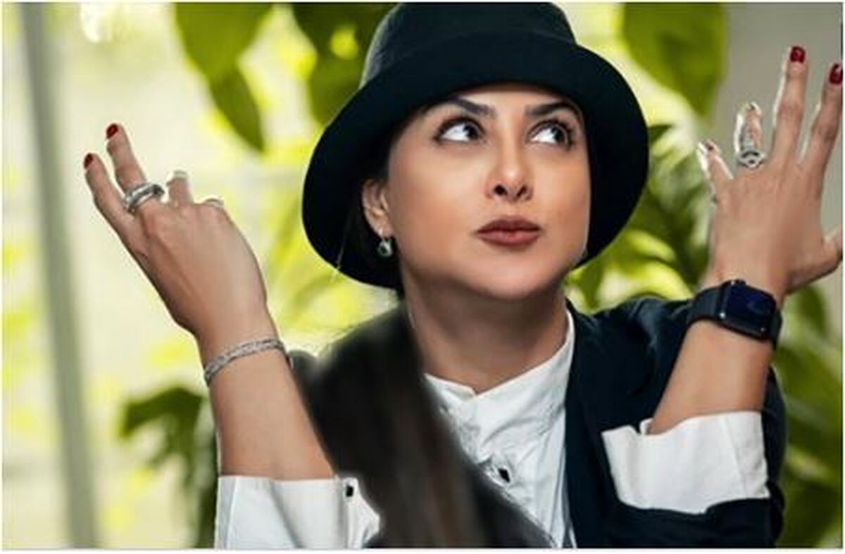 نگاهی بر خانه دنج آزاده صمدی با دکور شیک و شلوغ+تصاویر