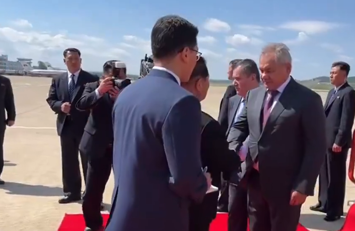 شویگو به دستور پوتین برای دیدار با کیم جونگ اون وارد پیونگ یانگ شد