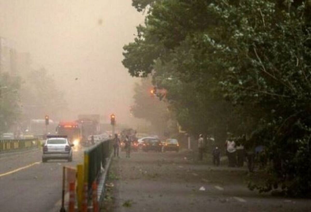 کاهش سطح دید در آسمان تهران با افزایش گرد و غبار