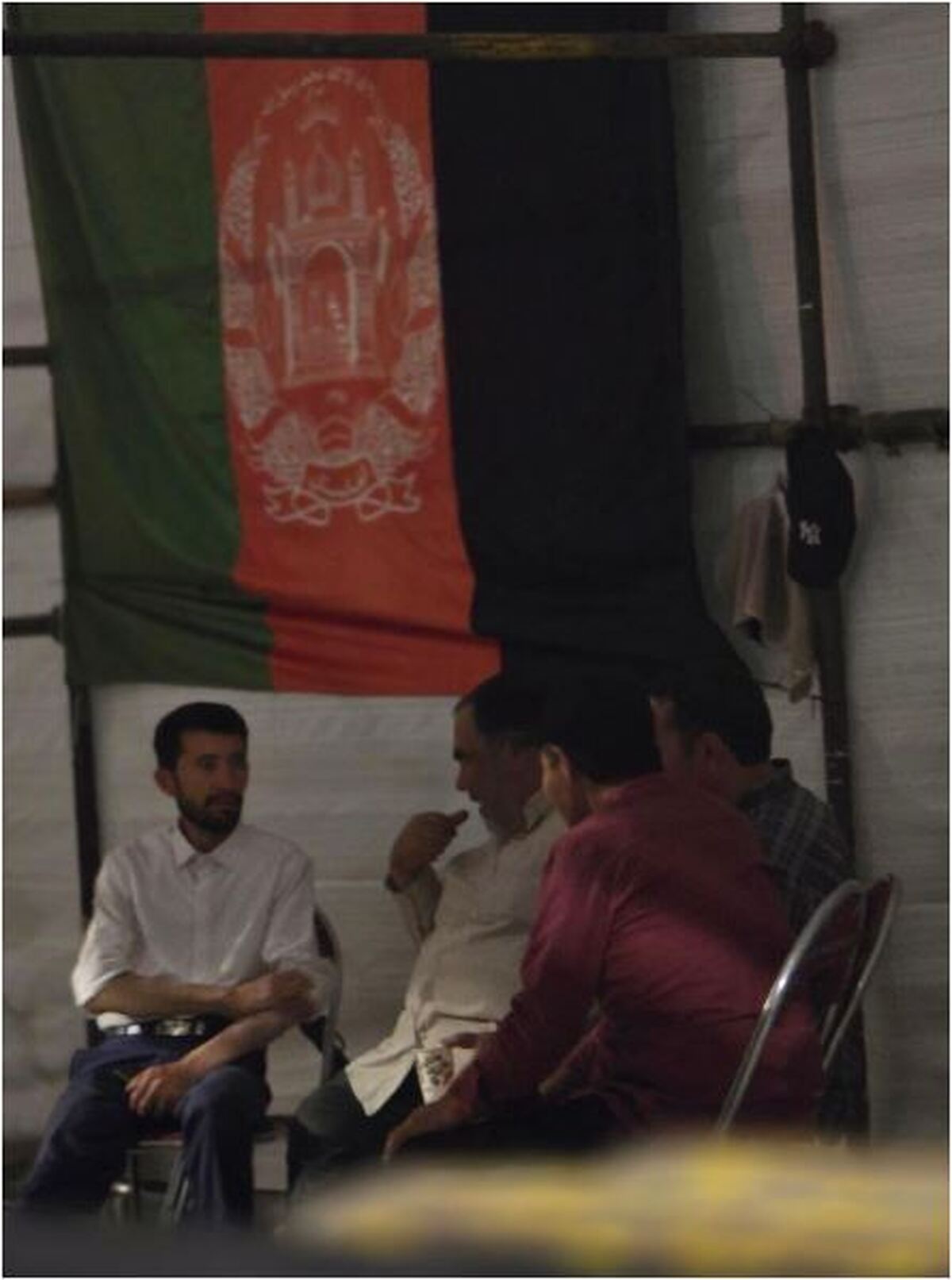 تصویر دیدنی از پذیرایی اتباع افغانستانی در مراسم سالگرد امام خمینی