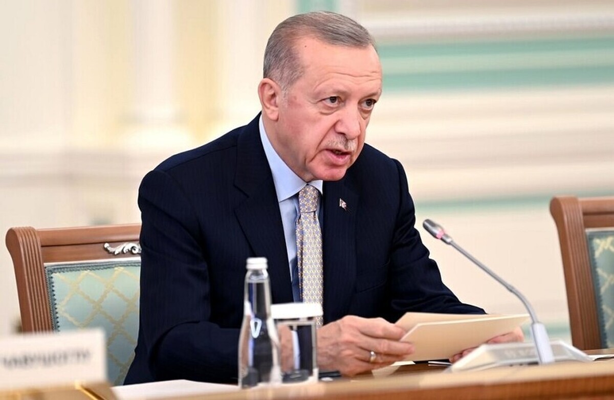 تام باراک: اردوغان ممکن است موفق به برگزاری یک نشست چهارجانبه با پوتین، ترامپ و زلنسکی شود