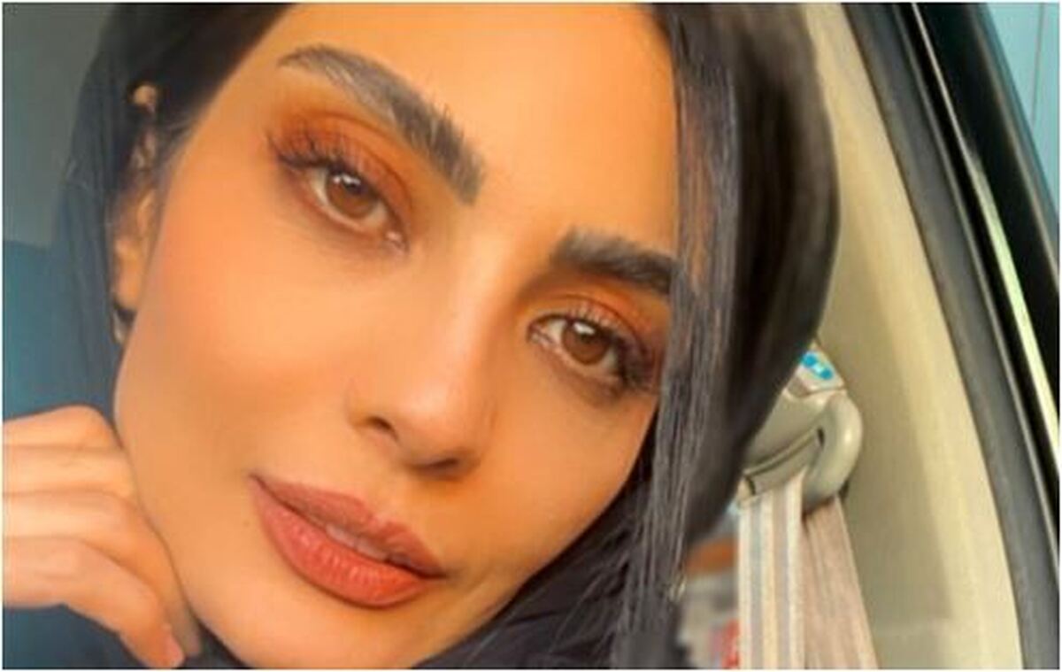 پالتو یقه انگلیسی باز و بلند خانم بازیگر جلب توجه کرد+عکس