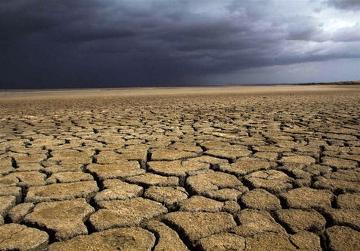 از آتش زدن بقایای مزارع خودداری کنید