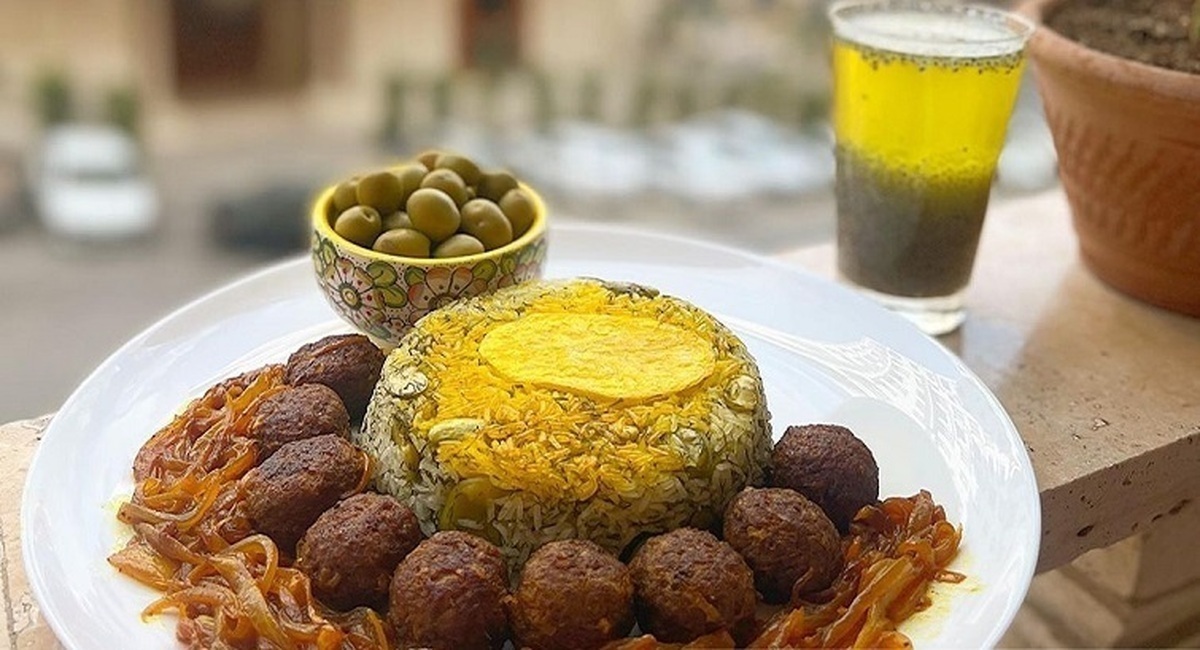 باقالی پلو معروف را اینبار با گوشت چرخ کرده درست کنید / دستور پخت
