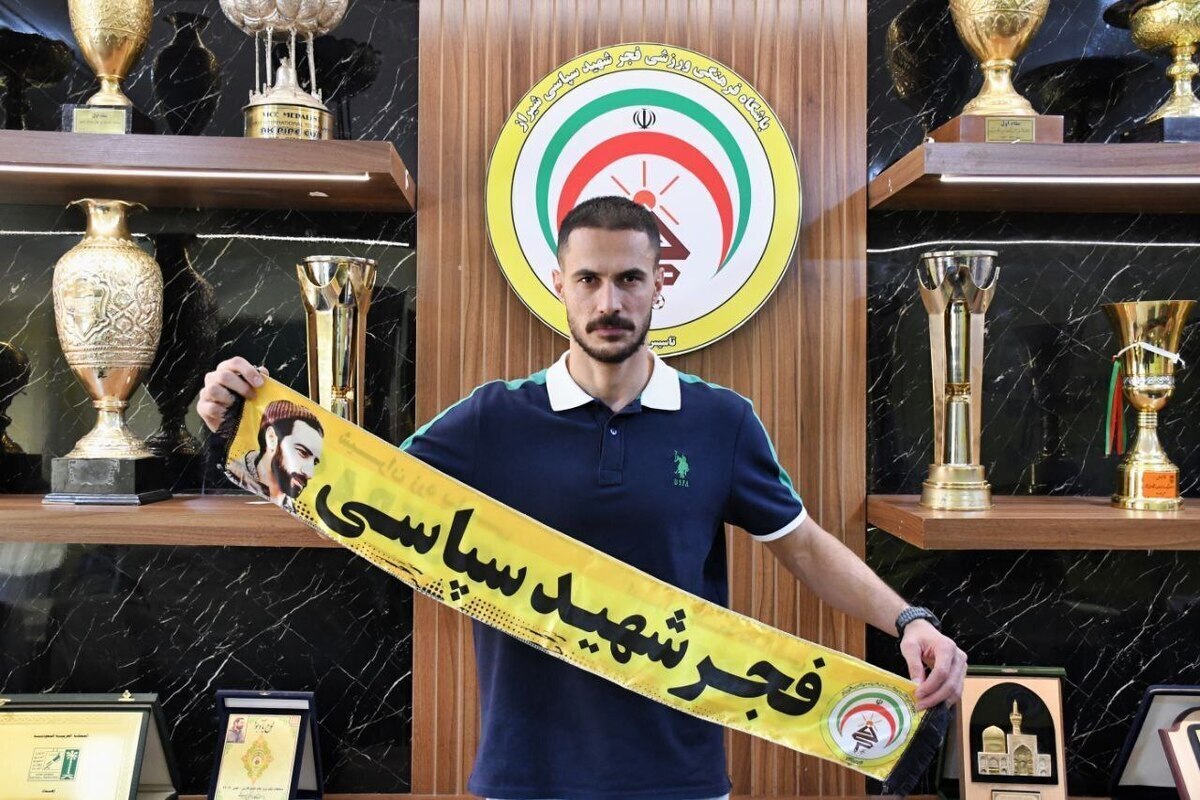 مدافع فصل گذشته آلومینیوم اراک تیم جدیدش را انتخاب کرد