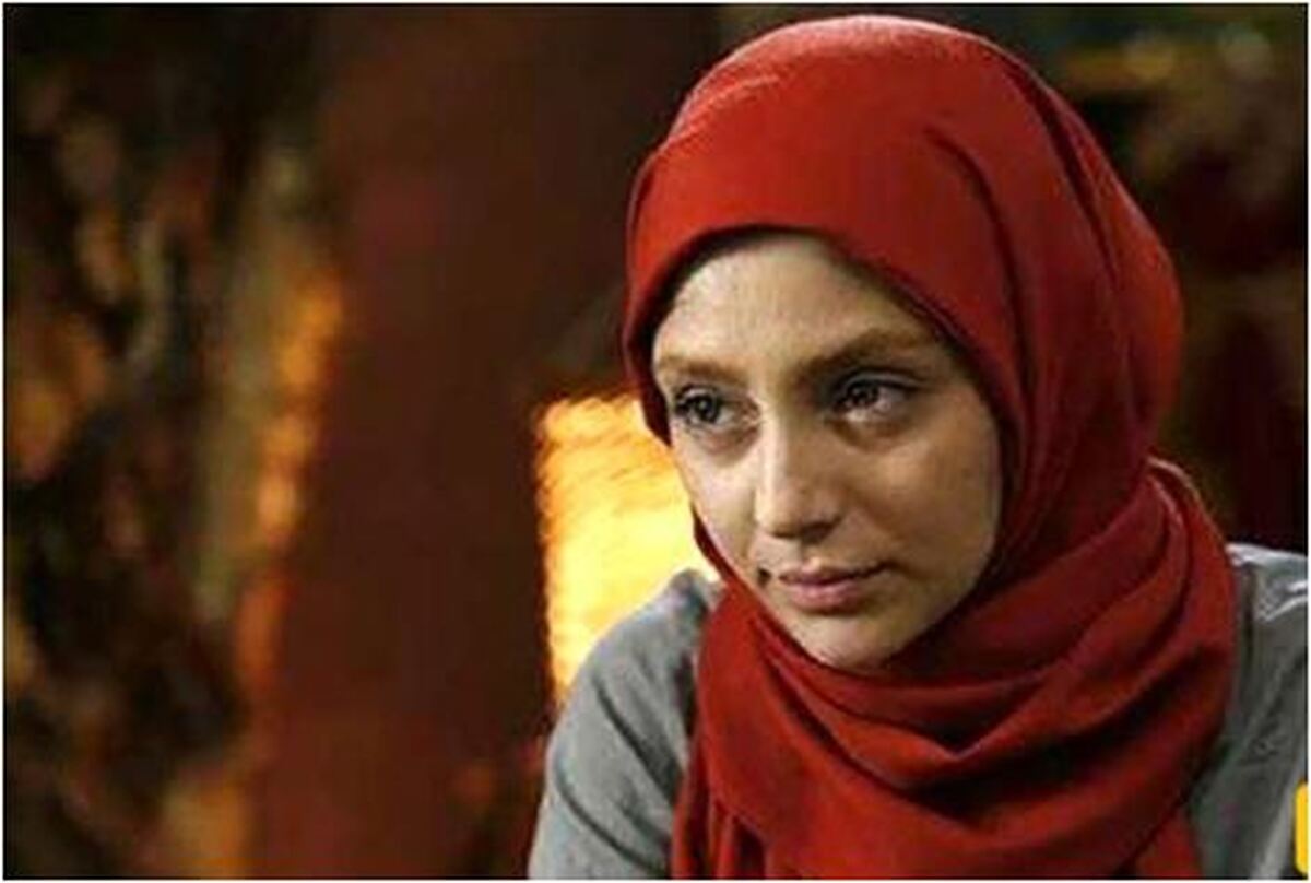 استایل پاییزی خانم بازیگر همراه مادرش/چکمه‌های کدومشون شیک تره؟