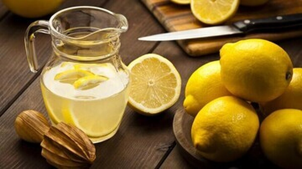 نوشیدن آب با لیمو به‌صورت ناشتا چه خواصی دارد؟