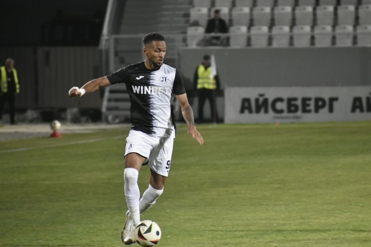 تورپدو در حال مذاکره برای جذب جولین لامی، هافبک میانی، است