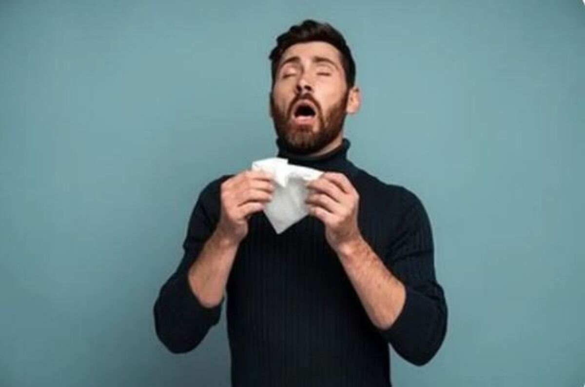 چه زمانی عطسه کردن باعث سکته مغزی می‌شود؟