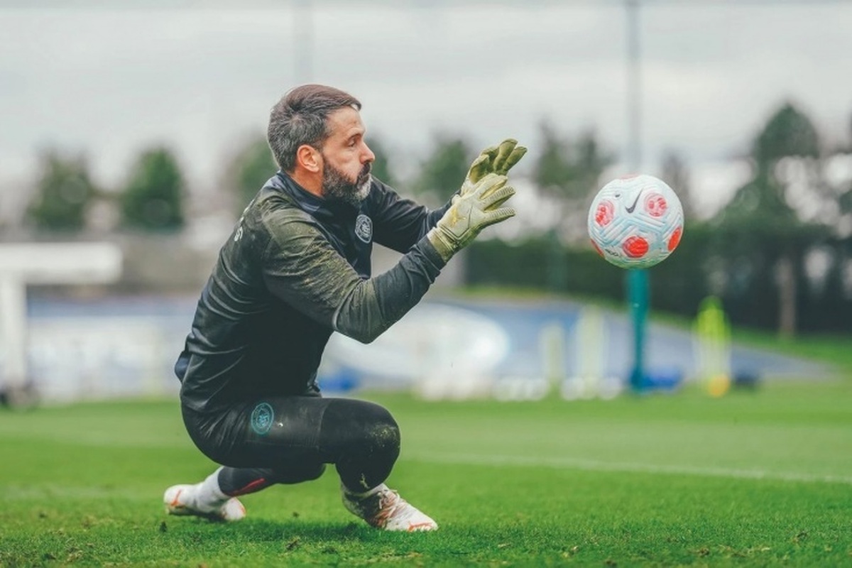 منچسترسیتی جدایی اسکات کارسون را اعلام کرد، دروازه‌بان این تیم در شش سال دو بازی انجام داده است