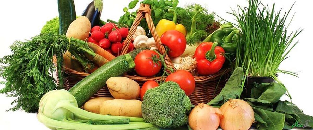 متخصص زیبایی، استروفسکایا، سبزیجاتی را نام برد که به تورم کمک می‌کنند