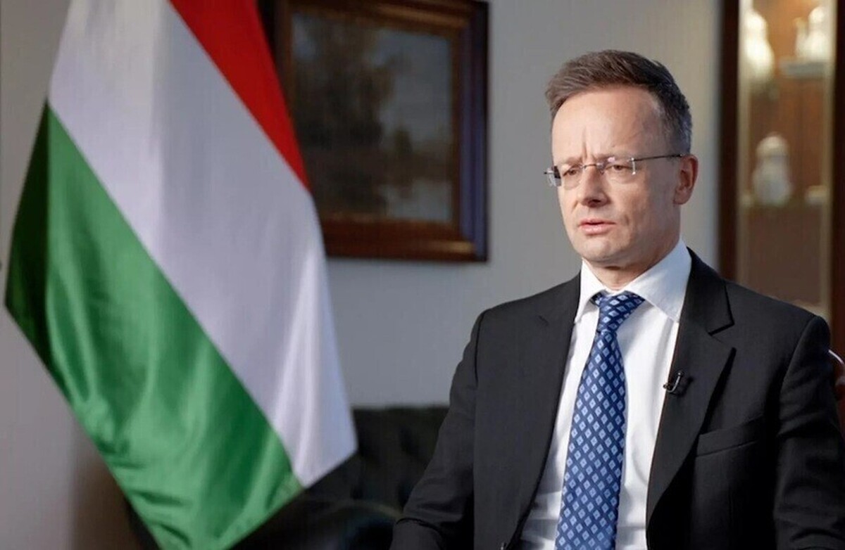 سیارتو: زلنسکی می‌خواهد یک دولت دست‌نشانده در مجارستان تشکیل شود تا از او در این درگیری حمایت کند