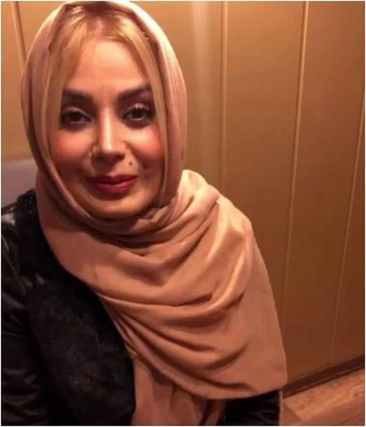 لباس مجلسی بدن نما و سانسور لازم صبا راد حاشیه ساز شد!