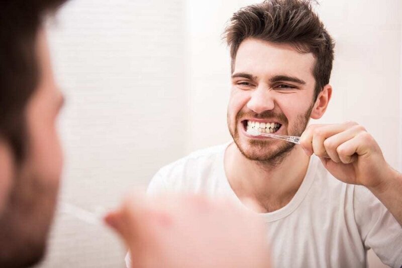 بهترین زمان مسواک زدن را یاد بگیرید!