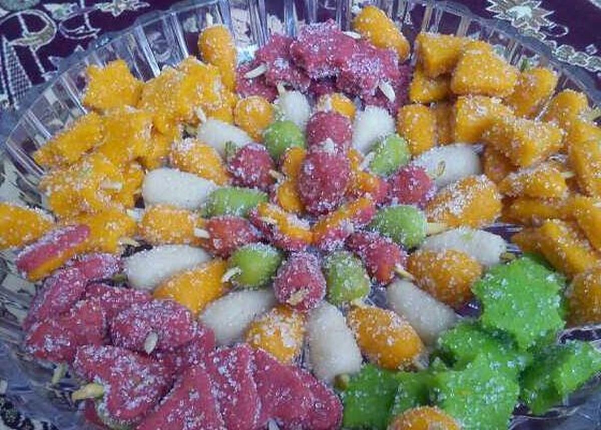 مواد لازم و رسپی تهیه شیرینی توت برای دورهمی‌های دوستانه