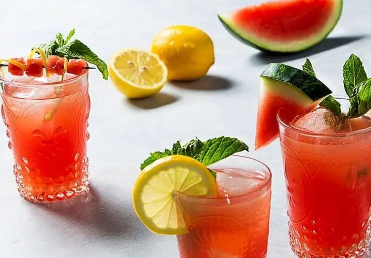 طرز تهیه خوش طعم‌ترین لیموناد تابستانی با میوه‌های پر طرفدار