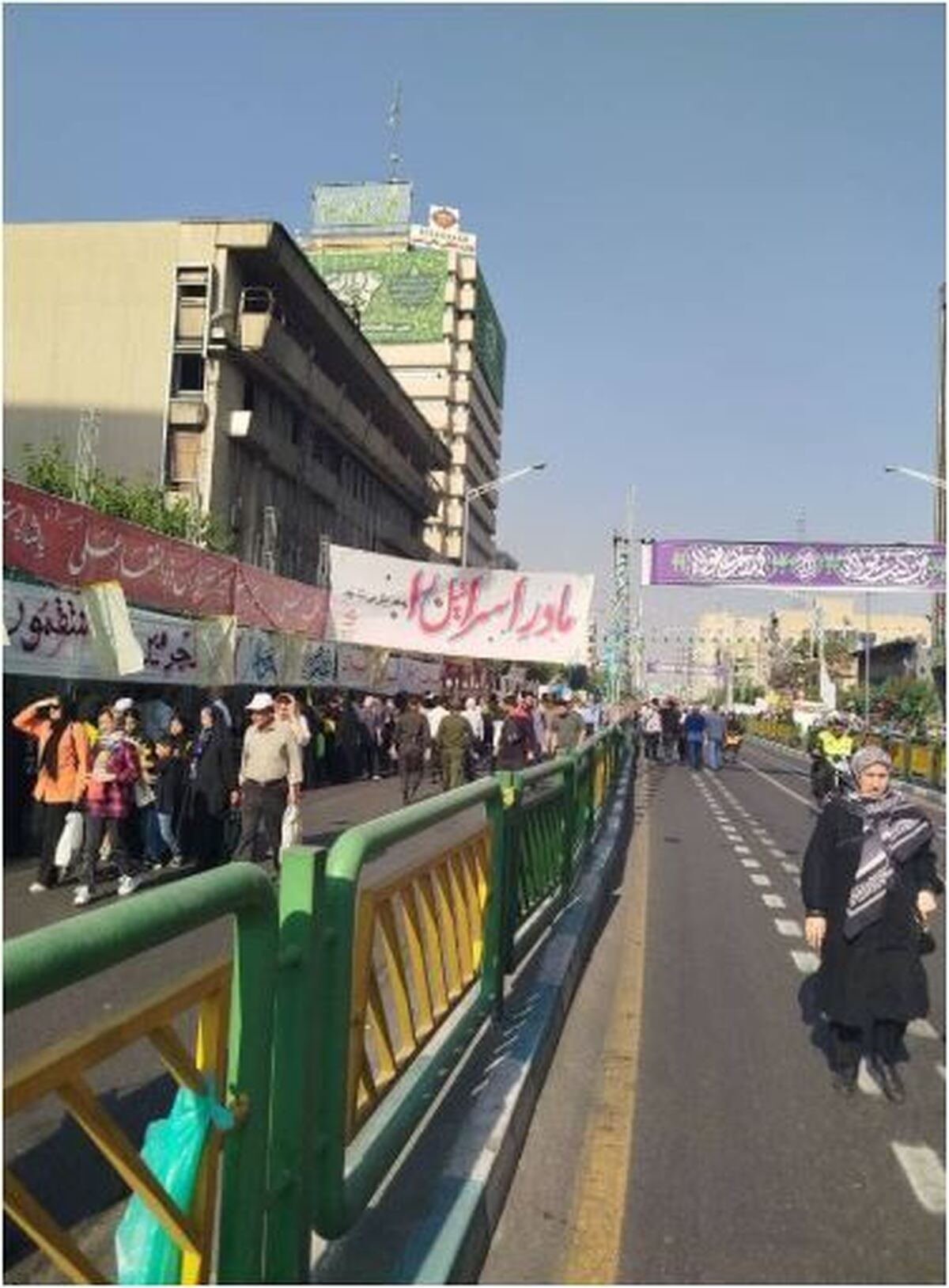 متن خشونت آمیز روی یک بنر در جشن غدیر جلب توجه کرد