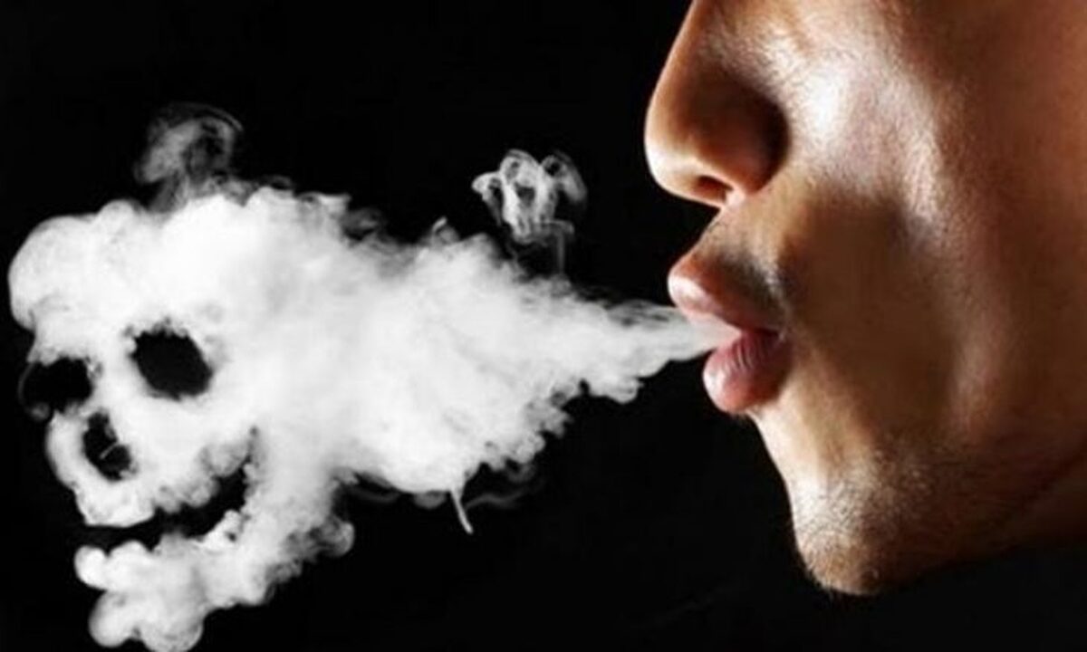 ۶ علامت آزاردهنده روی چهره یک فرد سیگاری؛ با آنها آشنا شوید
