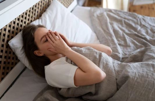 آیا می‌دانستید میزان جذب دارو به حالت خوابیدن شما وابسته است؟