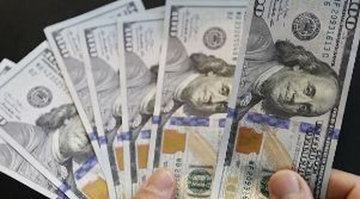 بازار ارز تجاری فعال است