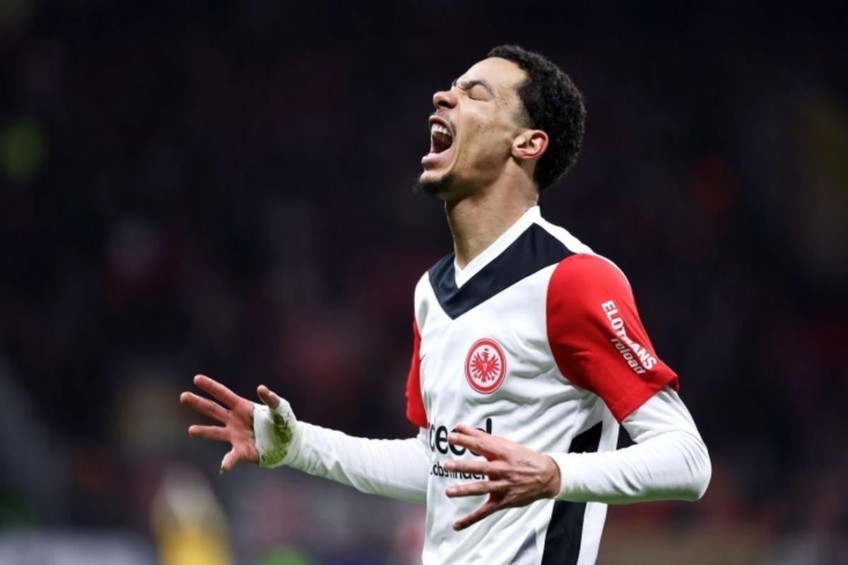 رومانو فاش کرد که آیا اکیتیکی در بین غول‌های لیگ برتر که برای او رقابت می‌کنند، اولویت دارد یا خیر