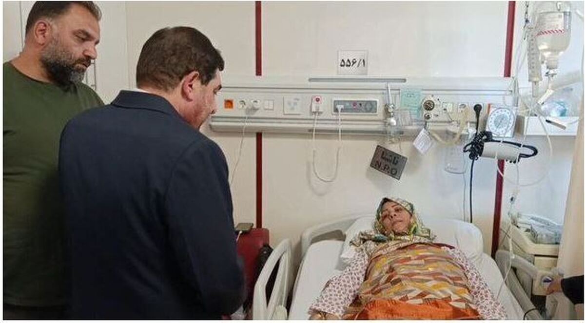 مشاور رهبر انقلاب بر بالین مجروحان حملات تروریستی اسرائیل