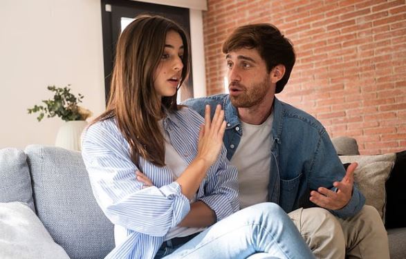 چرا در یک رابطه عاشقانه همیشه احساس رضایت نداریم؟