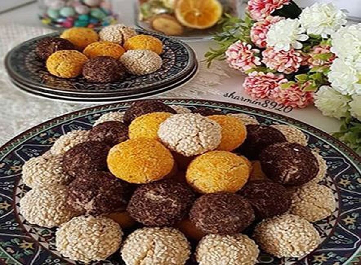 شیرینی قیطونی ترکیبی از آرد نخودچی و سفید با زنجبیل