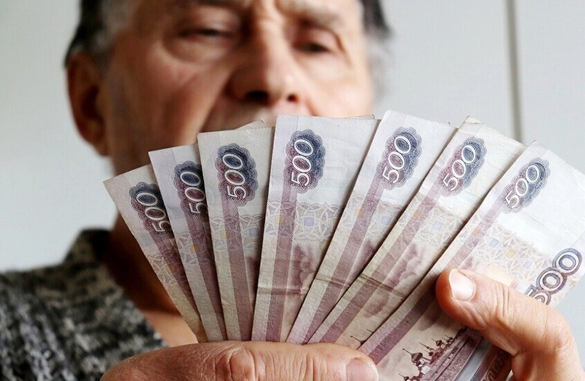 مطالعه: نیمی از روس‌ها معتقدند والدین نباید از فرزندان بزرگسال خود حمایت مالی کنند