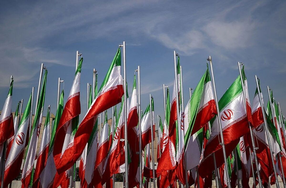 فعال سیاسی بوشهر:زمان ایستادن پشت یک پرچم و دشمن مشترک است