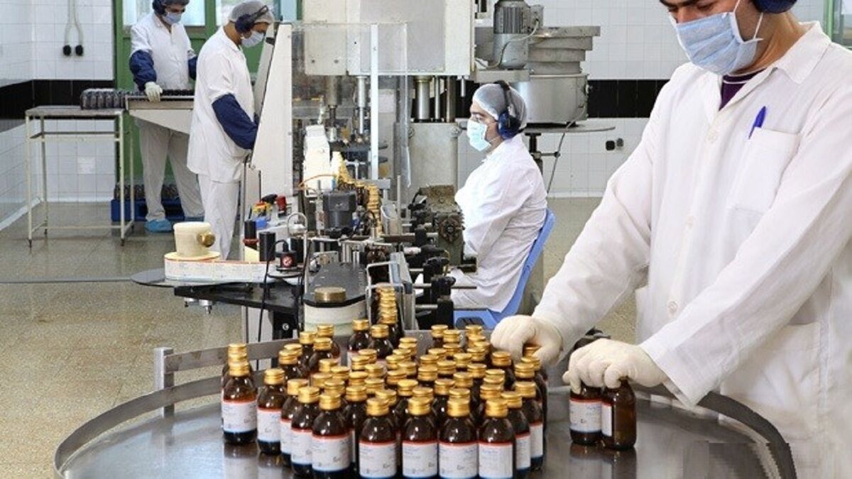 نظارت برای تولید ۸۲ قلم داروی راهبردی در شرایط جنگی