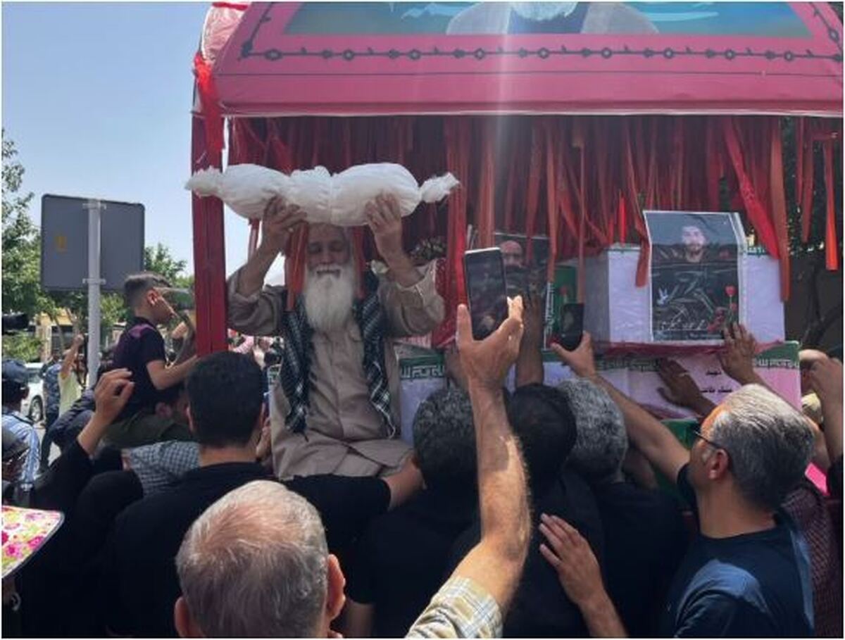 تصویر جگر سوز از مراسم تشییع یک نوزاد شهید در اصفهان