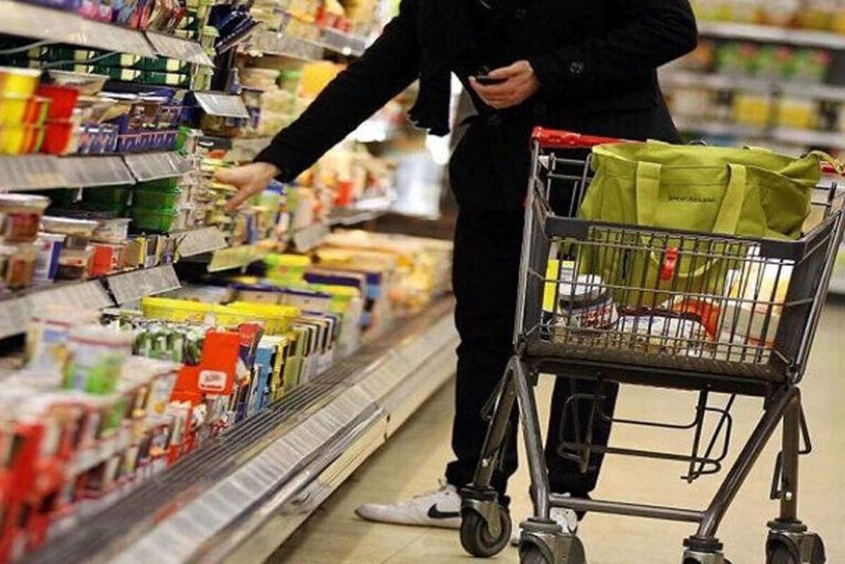 مدیر صمت: کالا‌های اساسی به وفور در انبار‌های فروشگاه‌های زنجیره‌ای موجود است