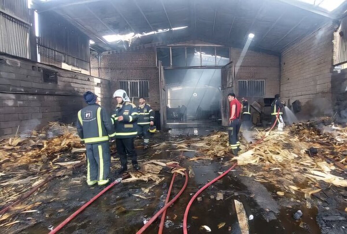 نجات ۵ محبوس آتش سوزی منزل مسکونی در کاشان