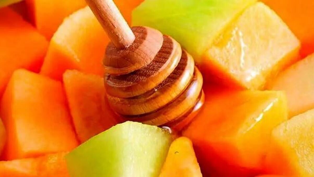 مصرف هم زمان خربزه و عسل چه بلایی سر بدن شما می‌آورد؟