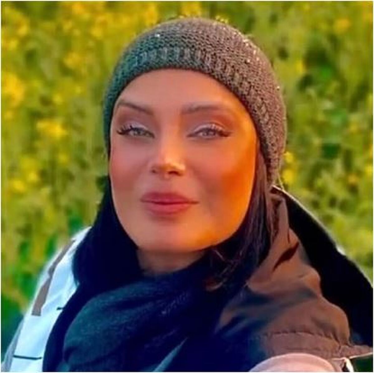 چهره فیک صبا راد با میکاپ غلیظ و عمل‌های زیبایی اش سوژه شد/خانم مجری نمیدونه داره با خودش چیکار میکنه!