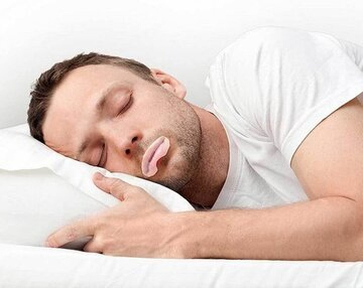 چسب زدن دهان برای رفع آپنه خواب تاثیر گذار است؟