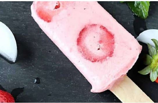 طرز تهیه بستنی آلاسکا توت فرنگی؛ محبوب‌ترین خوراکی برای بچه‌ها