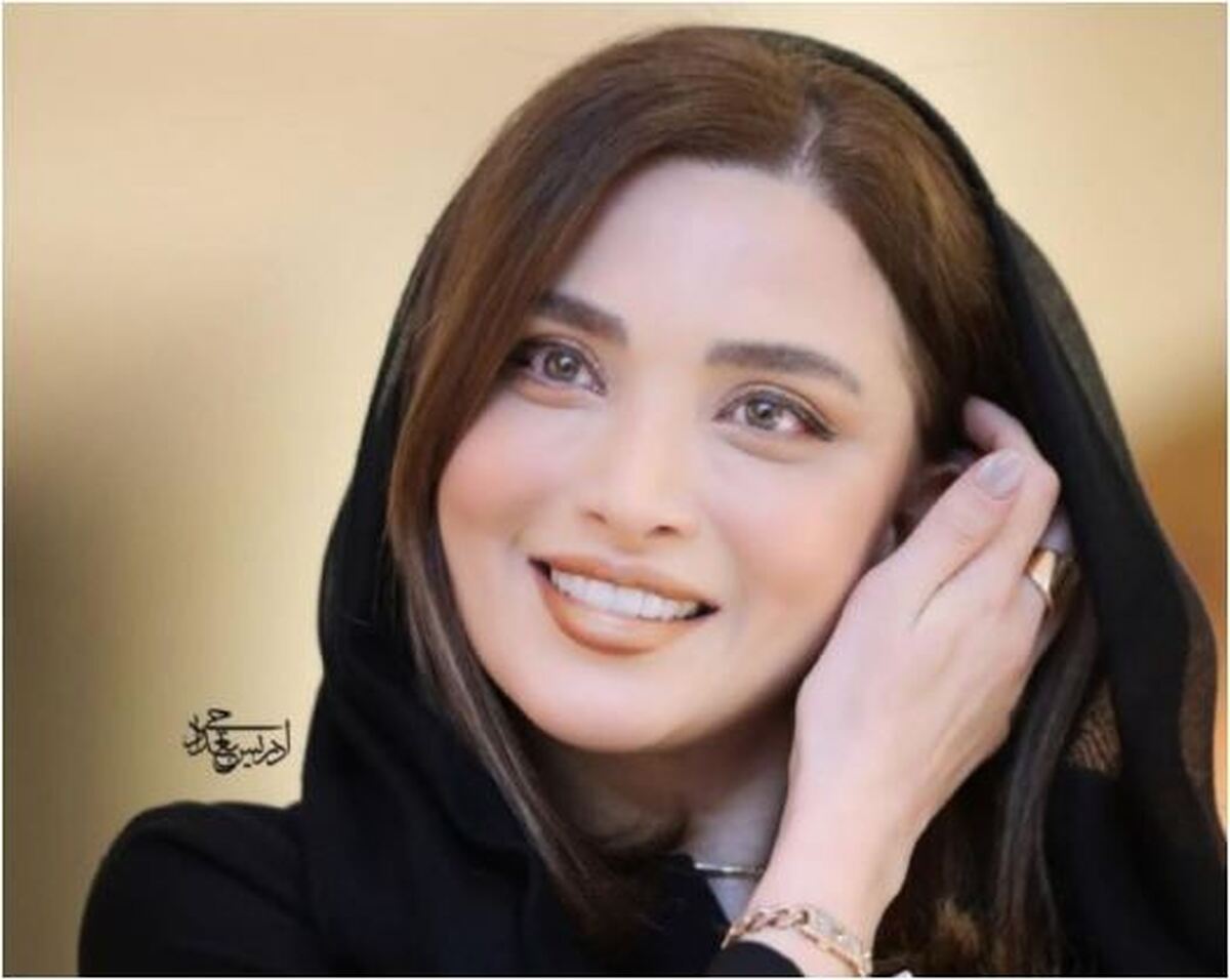 عکس یادگاری بهنوش طباطبایی با یکی از عوامل پشت صحنه سریال سووشون
