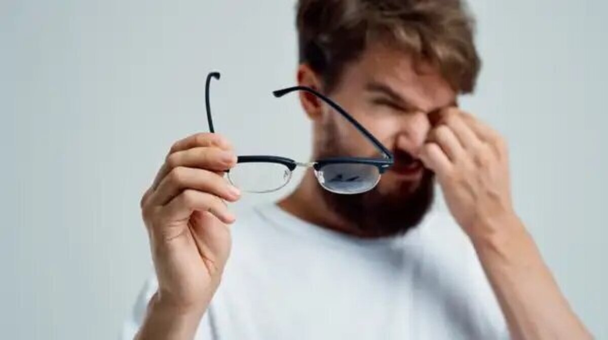 مالش چشم‌ها باعث ابتلا به قوز قرنیه می‌شود!