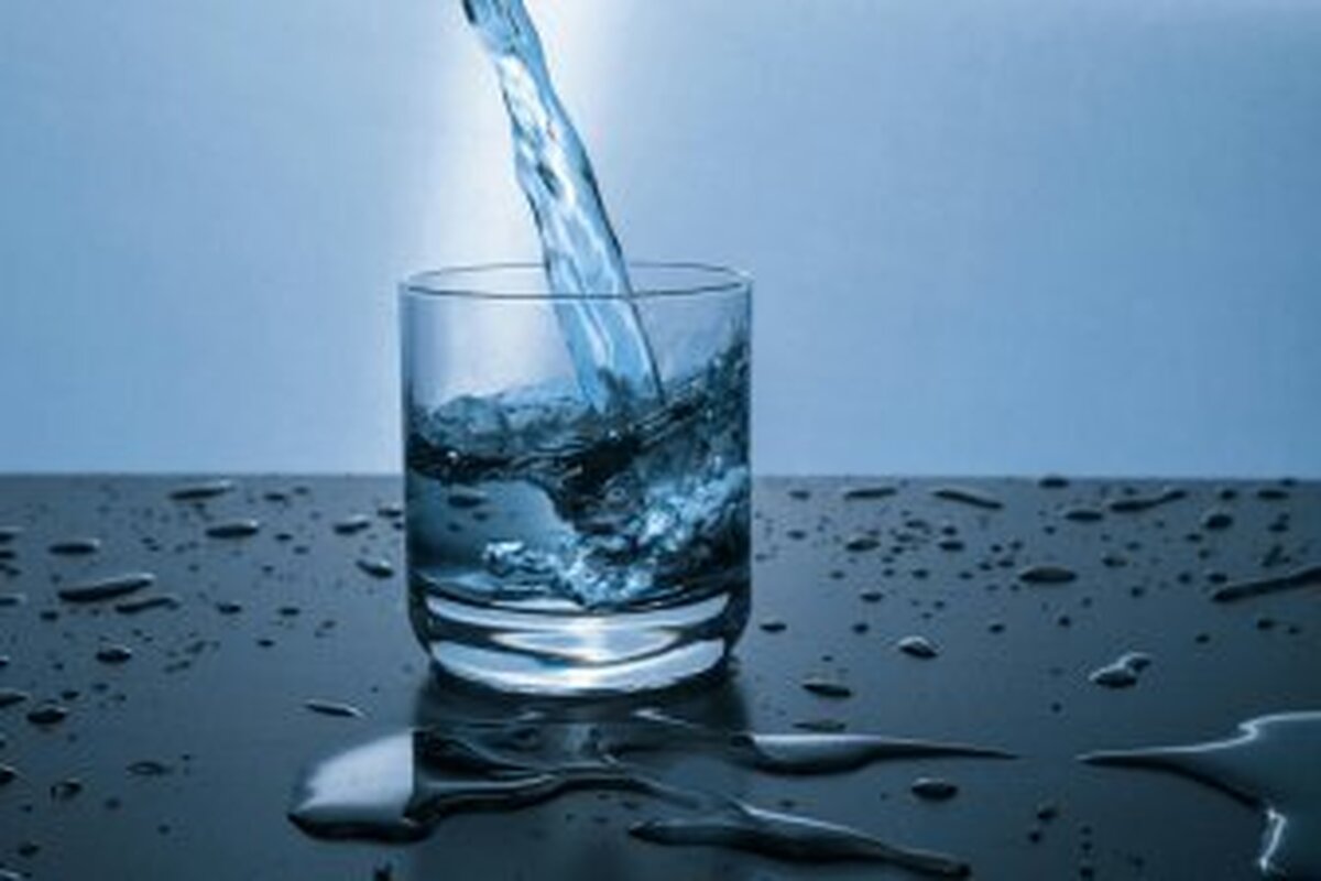 آب خطرناک: چگونه کیفیت مایعات را در خانه بررسی کنیم