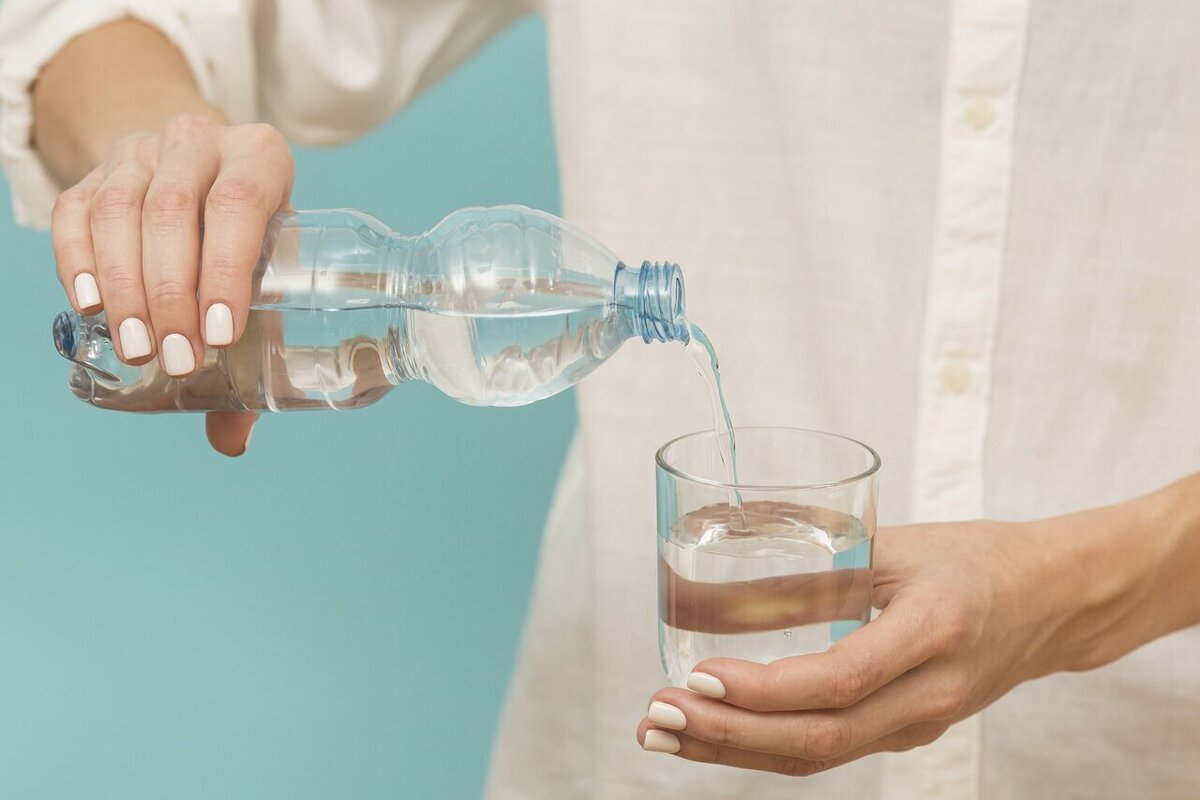نوشیدن آب گرم ناشتا چه تاثیری بر سلامتی دارد؟