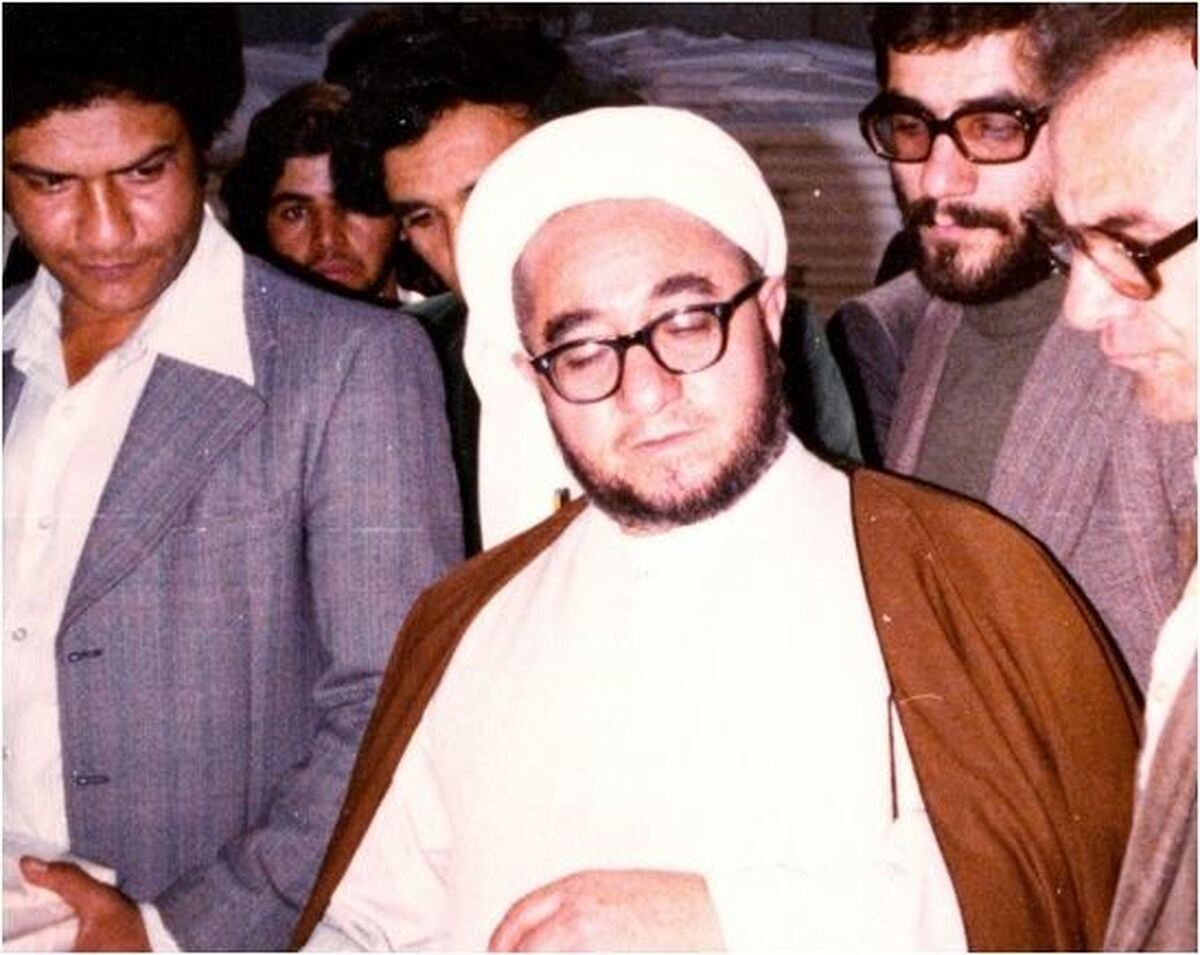 تصویری پر بازدید از محمدصادق خلخالی در دهه ۶۰