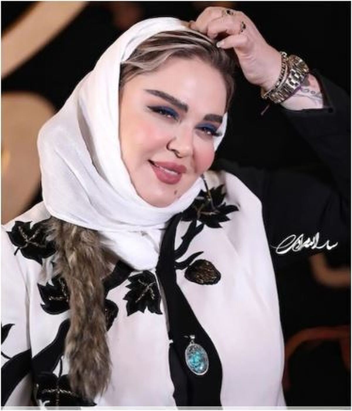 استایل پلنگی بهاره رهنما با گردنبند خاصش جلب توجه کرد/ترکیب دیدنی از دین و مد!