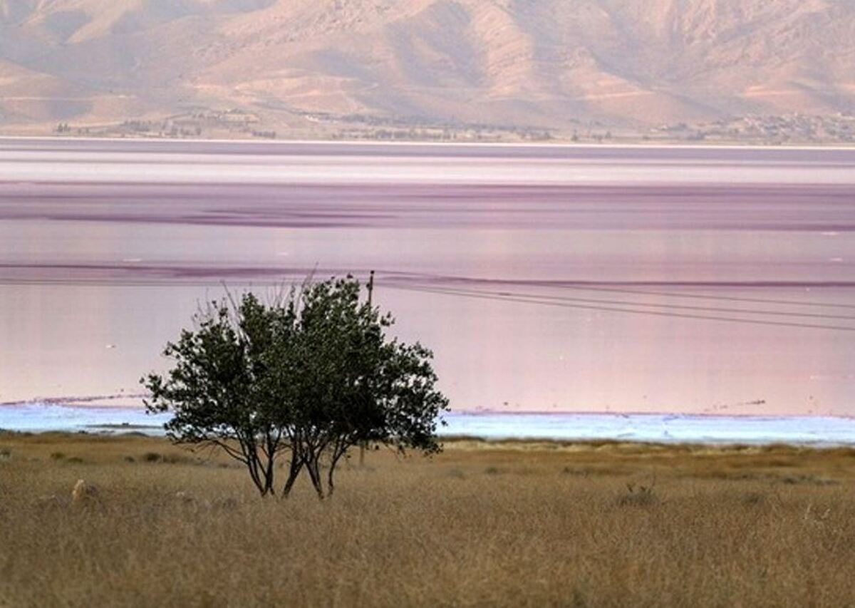 تصاویری دیدنی از زیبا‌ترین دریاچه ایران با رنگ خاص را از دست ندهید