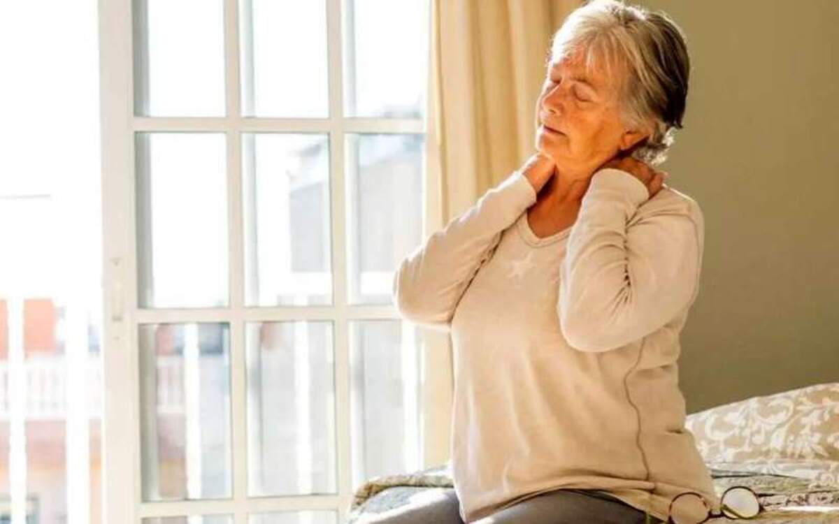 چرا با افزایش سن تایم خواب به هم میریزد؟